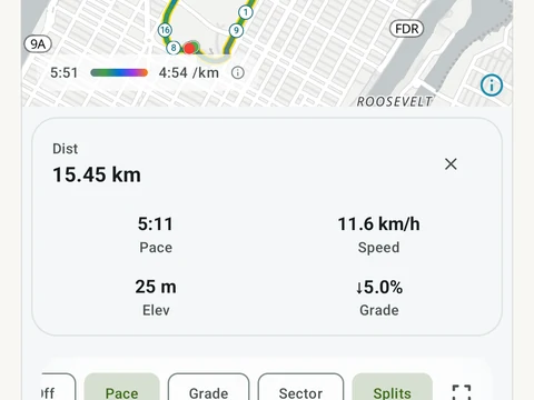 Kinoku GPS Run Tracking screen populated with fictional sample training data.