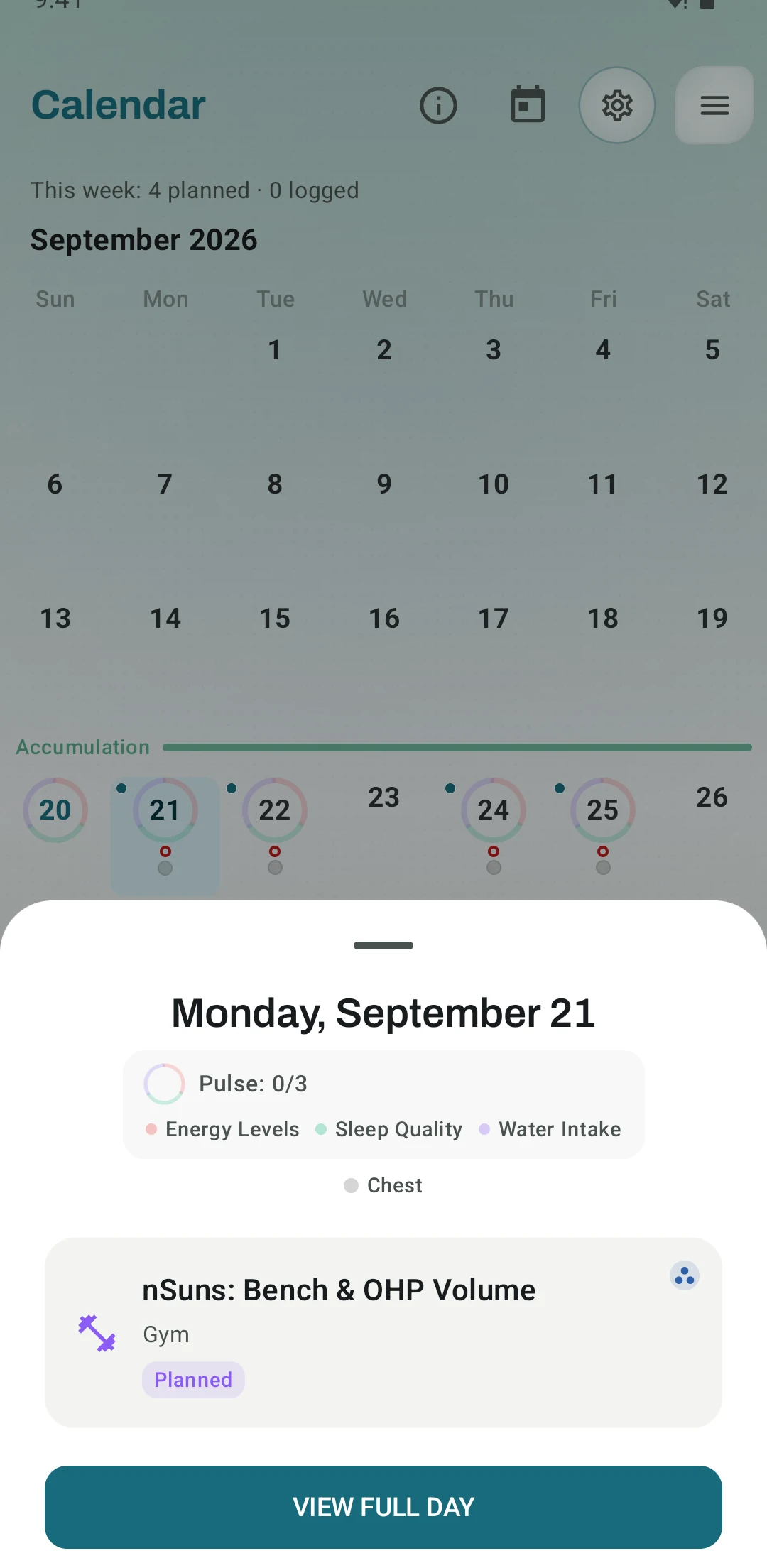 Kinoku calendar after a program start: planned sessions on four weekdays, with the day sheet naming the program's Monday session. Sample data.