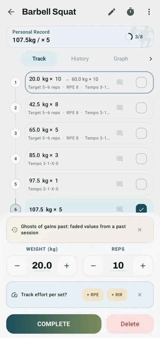 Kinoku's Barbell Squat log: six sets that climb from 20 kg to 107.5 kg for 5 reps, with the personal record on top.