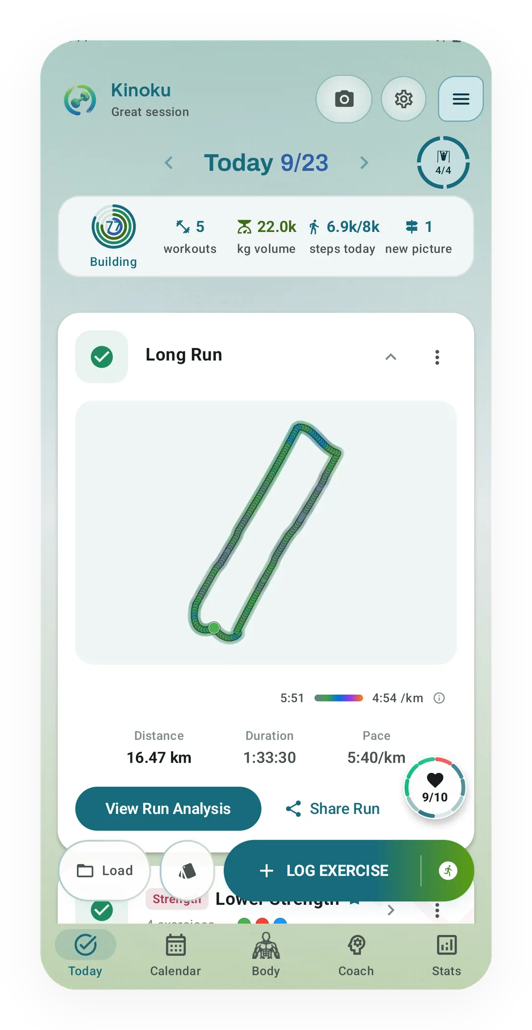 The Long Run card open on a Central Park route coloured by pace, with 16.47 km, 1:33:30 and 5:40 per km under the map.